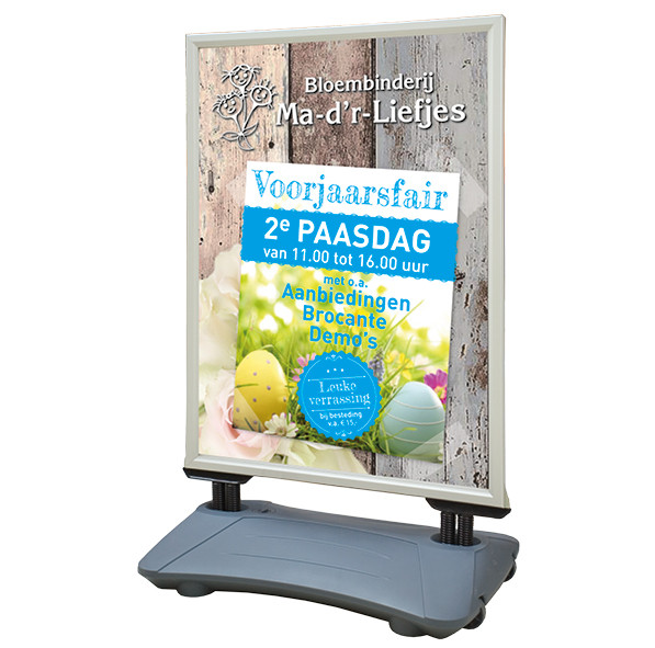 Stoepbord-madrliefjes.jpg